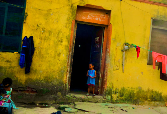Lagos 2020. L'enfant bleu dans le jaune